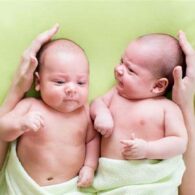 breastfeeding-twins-tips