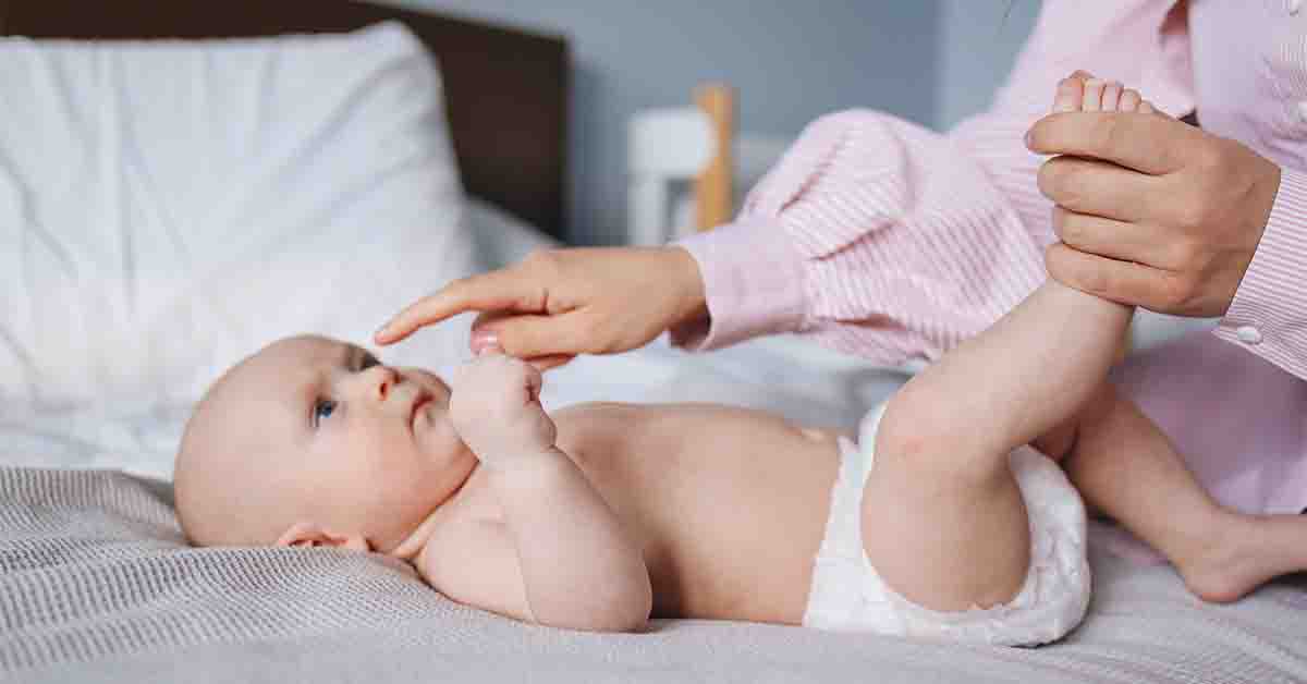 5 Signs It's Time to Go Up a Diaper Size