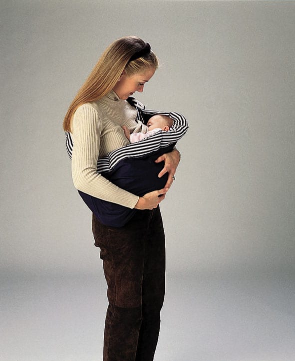 cradle hold in babysling is best for breastfeeding